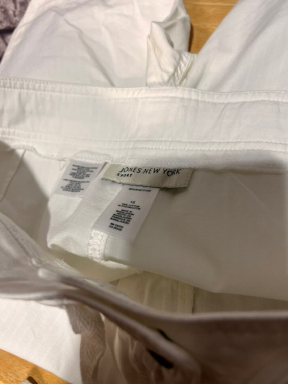 Jones New York NWT White Shorts Size 16 - Picture 8 of 8